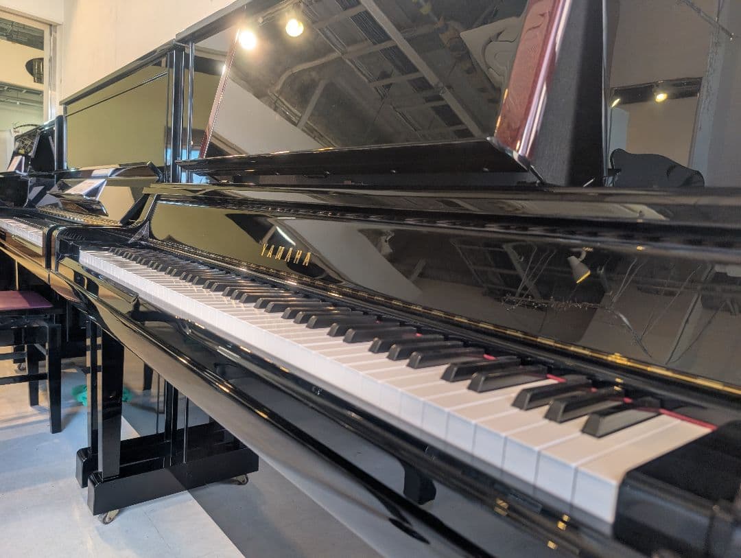 ​ヤマハ UX300 アップライトピアノ