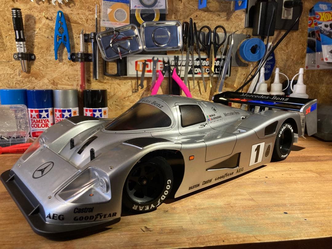 タミヤ　Cカー メルセデスベンツC11 ブリリアントシルバーマグノナイトステージ