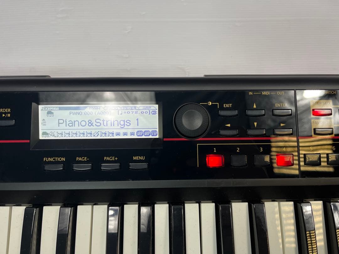 KORG KROSS-61 シンセサイザー 美品 箱付き