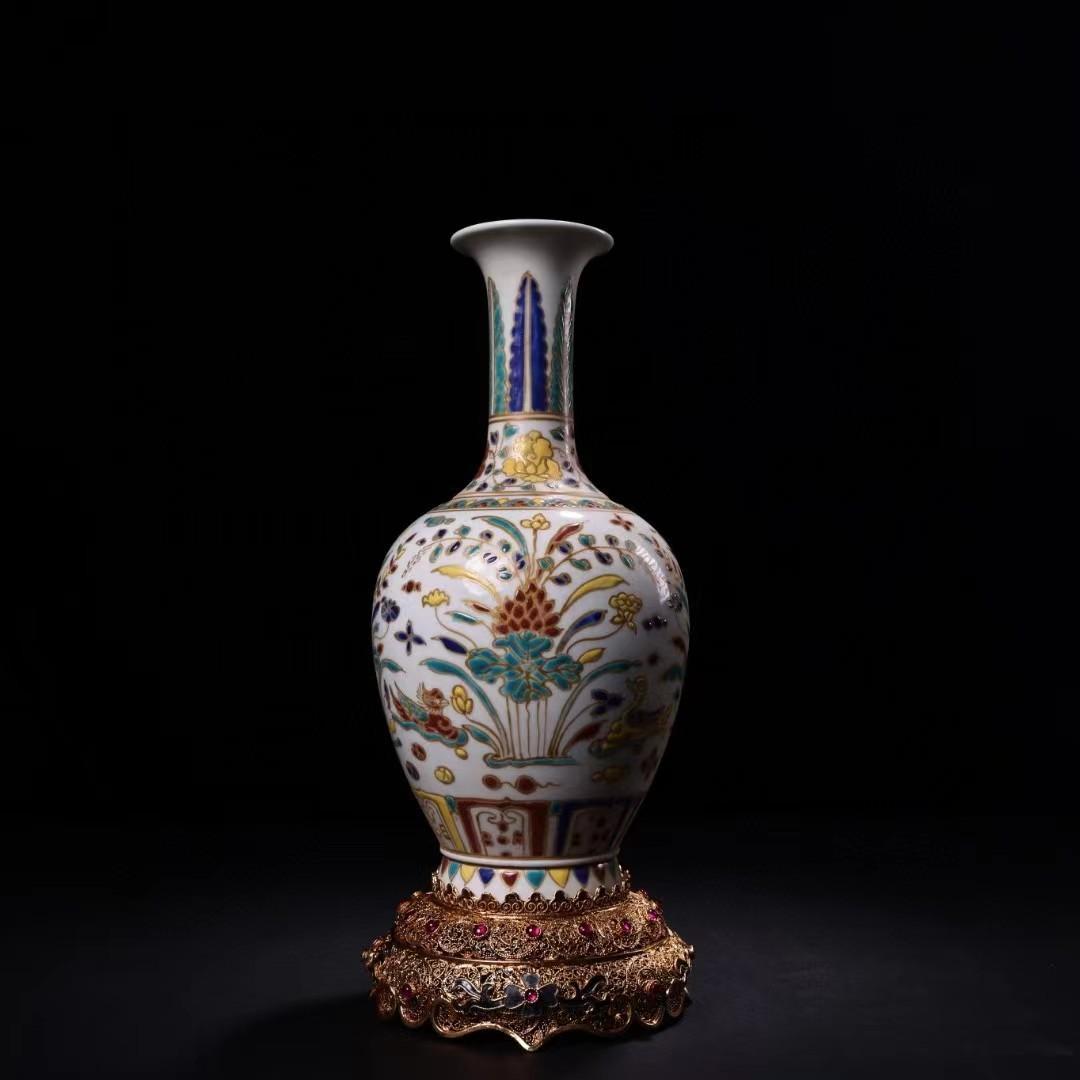 中国古美術・旧蔵粉彩陶磁器の花瓶・純銀の花飾り台座・置物・純手描き・文房具・箱付