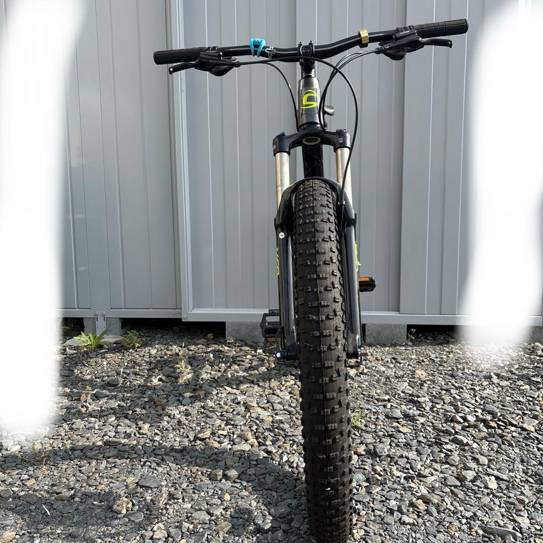 希少キャノンデール　cujo3 ブースト27.5+ Ｌサイズ　タイヤバックおまけ
