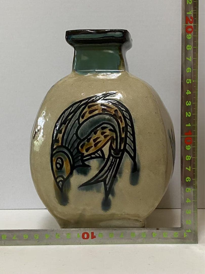 琉球壺屋燒 金城敏男作鱼文海老花瓶花器中古美品年代物（人間国宝 金城次郎の長男）