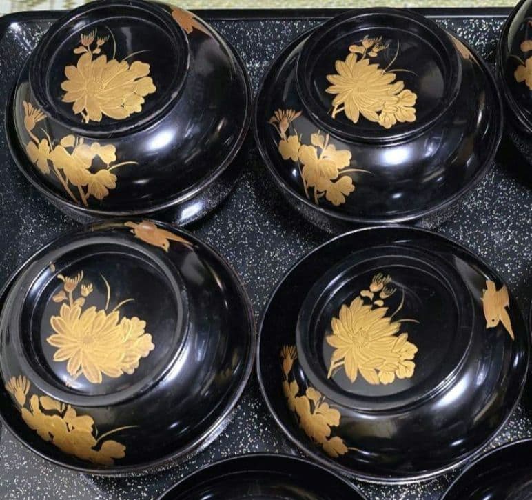金蒔絵の施された輪島塗り漆器椀4個セット 金色装飾