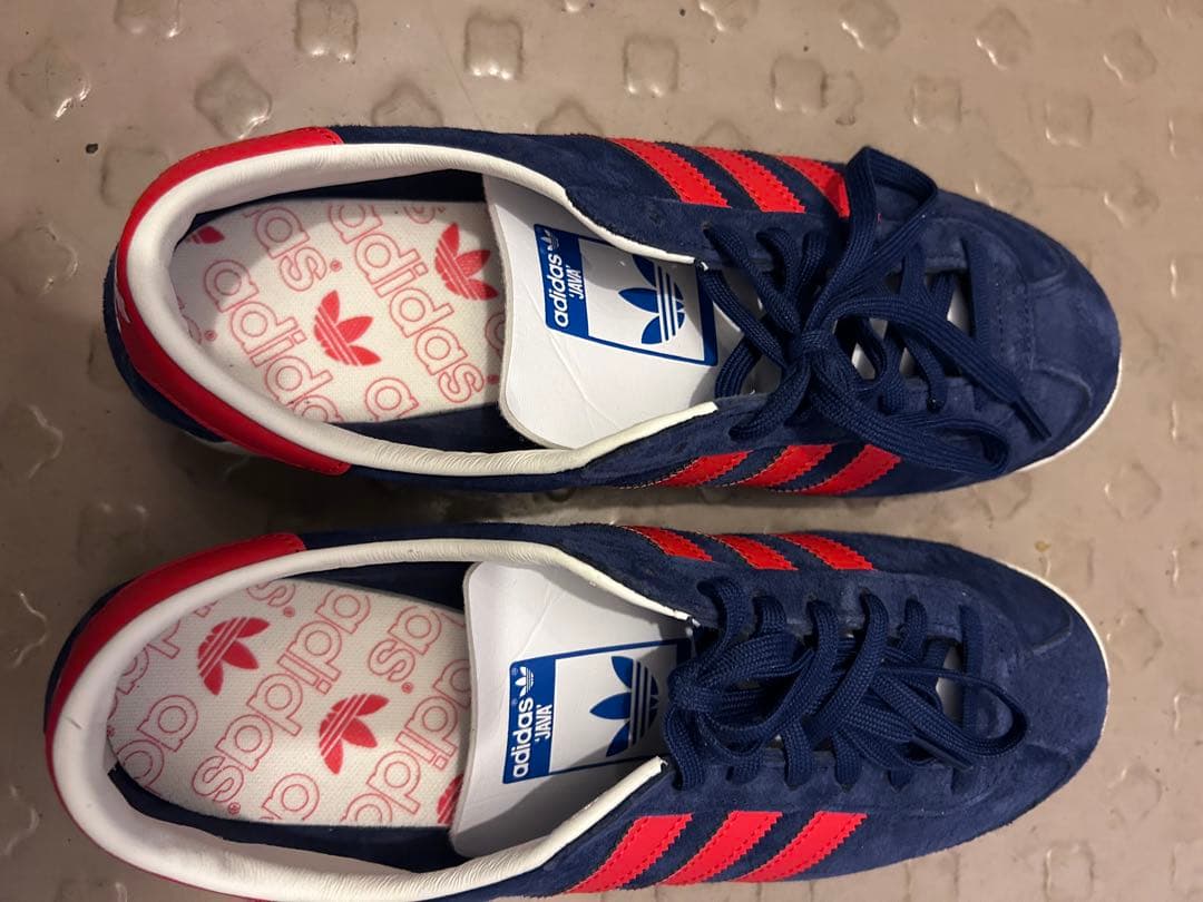 adidas ネイビー/レッド スニーカー