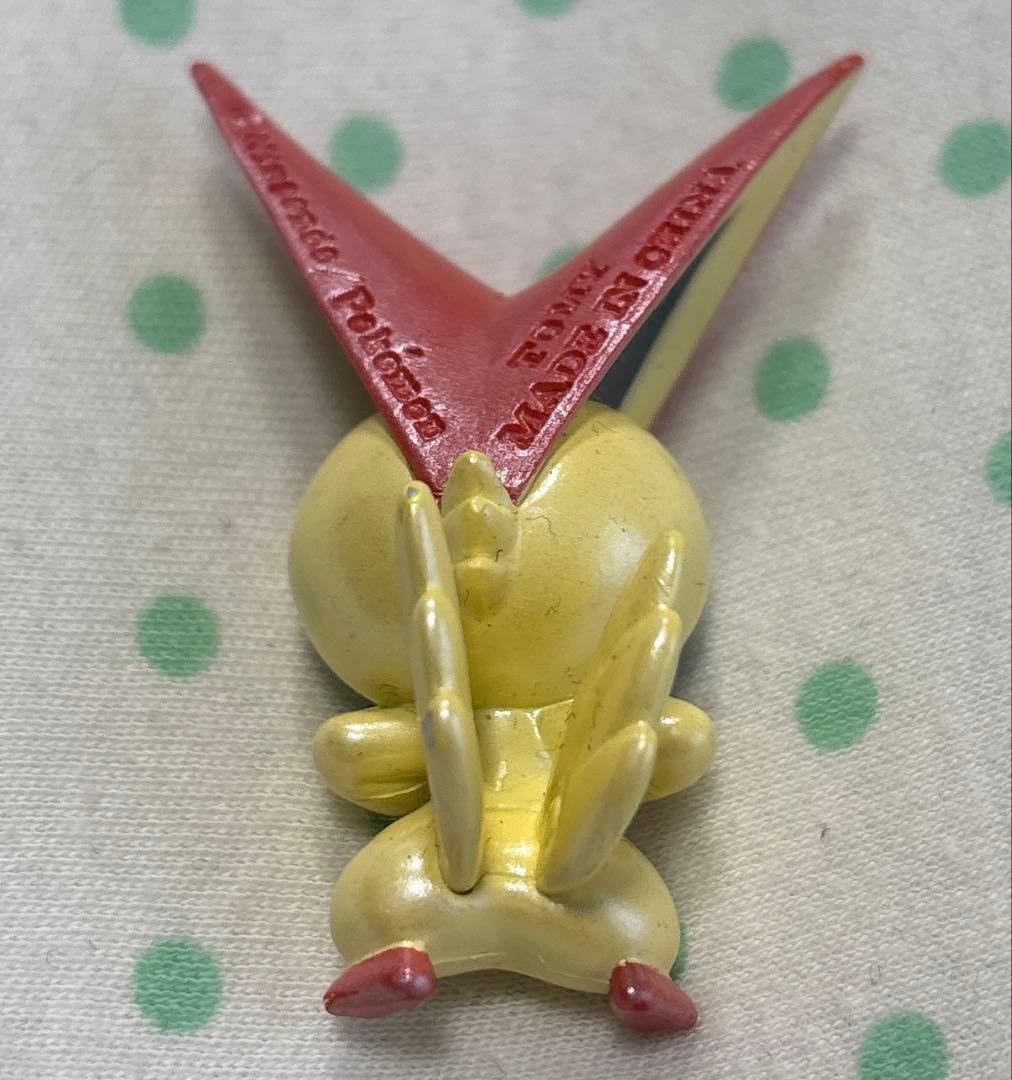 モンコレ　ビクティニ　レア