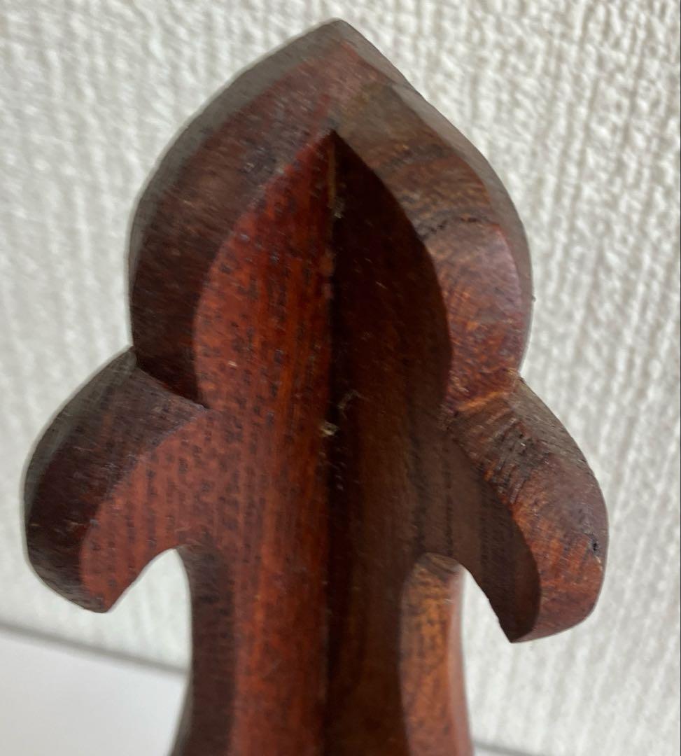 縁起物　硬質ケヤキ材製　扇形置物　約40cm×約27cm