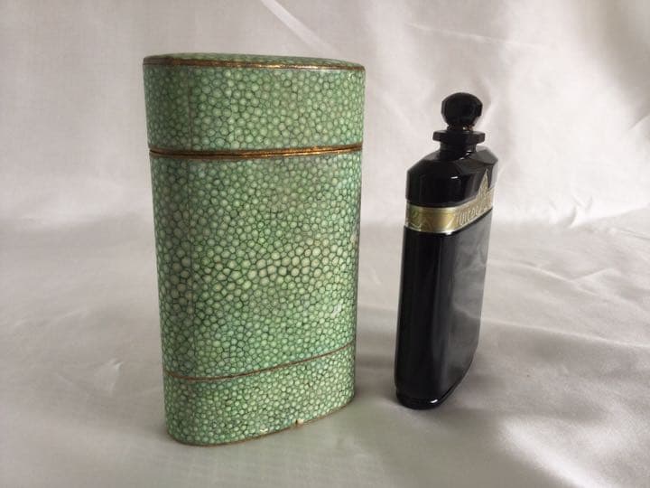 「Caron Nuit de Noel 香水瓶」オリジナルケース付/バカラ製造