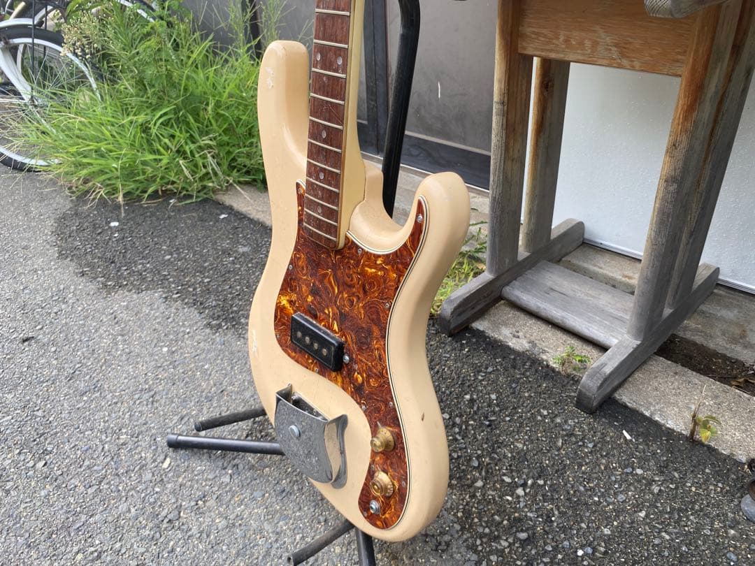guya tone 型番不明　エレキベース　ビザールベース