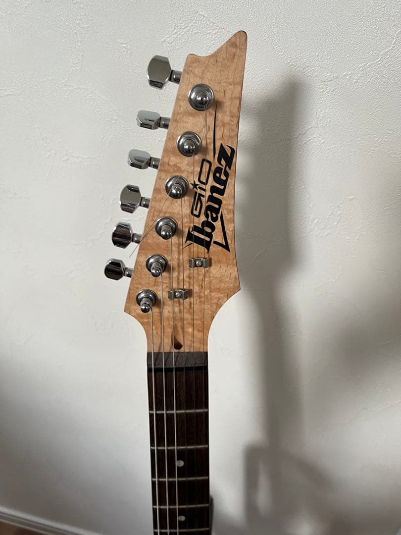 Ibanez レッドエレキギター　ネック虎目