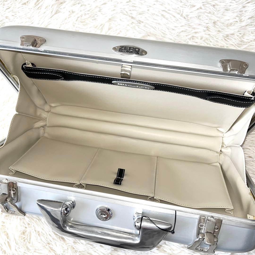 ⭐️未使用級⭐️　ゼロハリバートン　アタッシュケース　アルミケース　シルバー