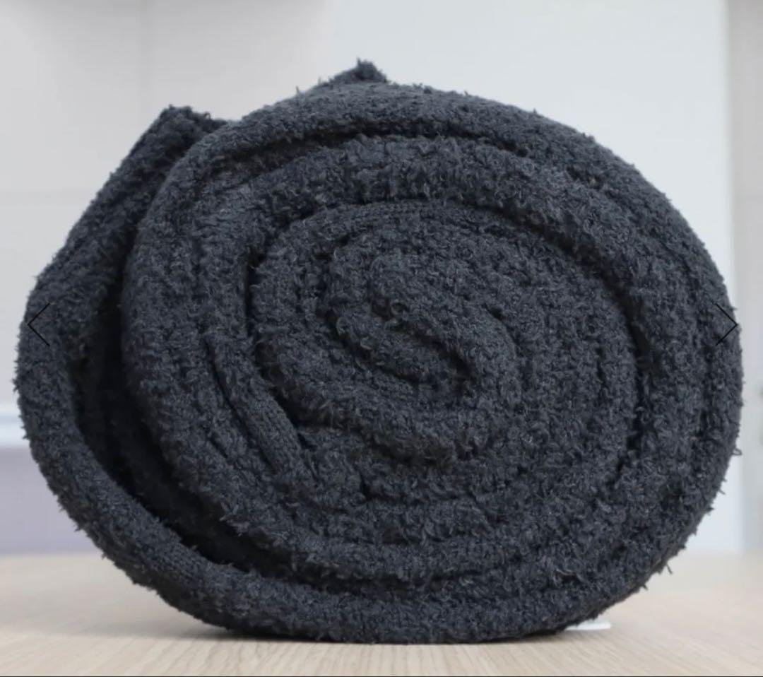 防寒アイテム 大判ブランケット　オーバーサイズ　 ブラック ナイキ
