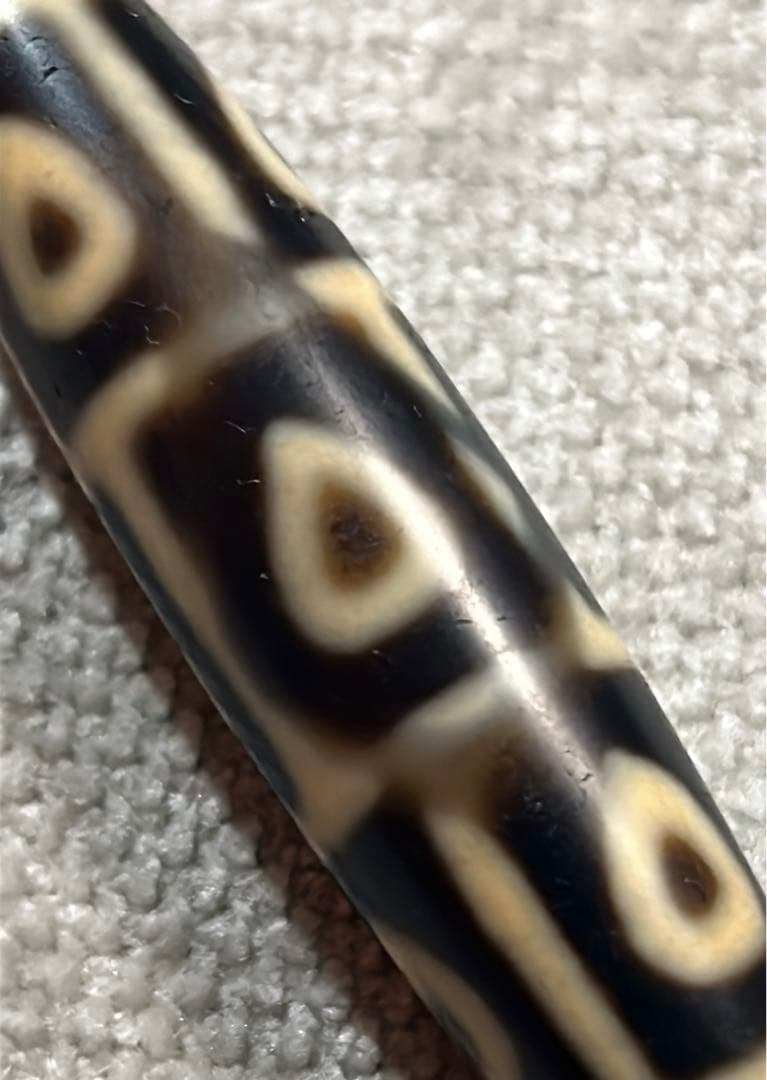 上肯天珠　仏心九眼天珠　2／送料込　匿名発送／チベット　天珠