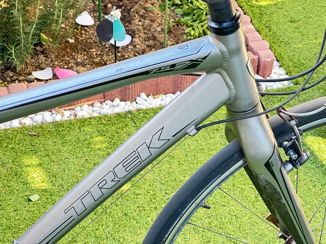 TREK 7.3FX クロスバイク（Deore/LX搭載・直接引取限定）