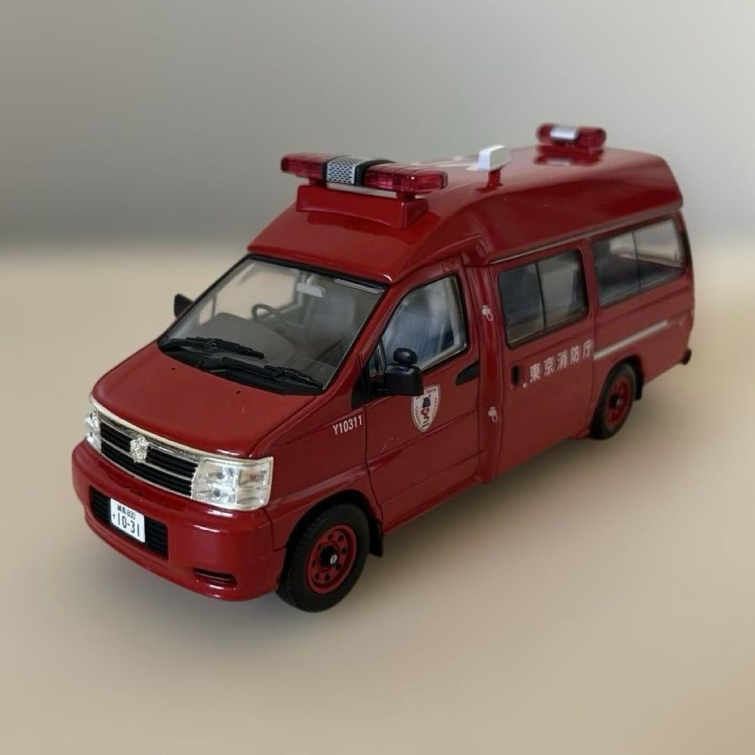 トミカ　トミカリミテッドヴィンテージ　ネオ　日産エルグランド　消防指揮隊車