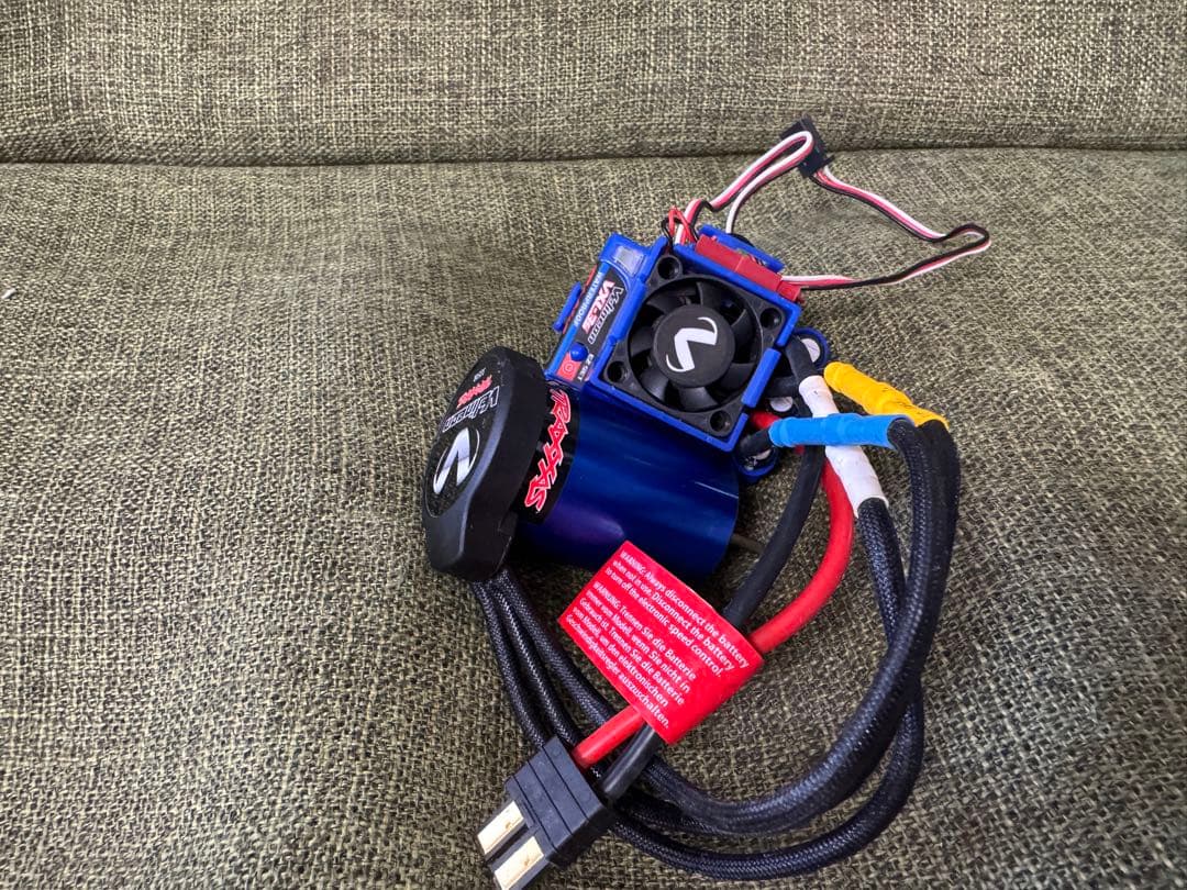 トラクサス　ブラシレスモーター　ESC 3セル対応