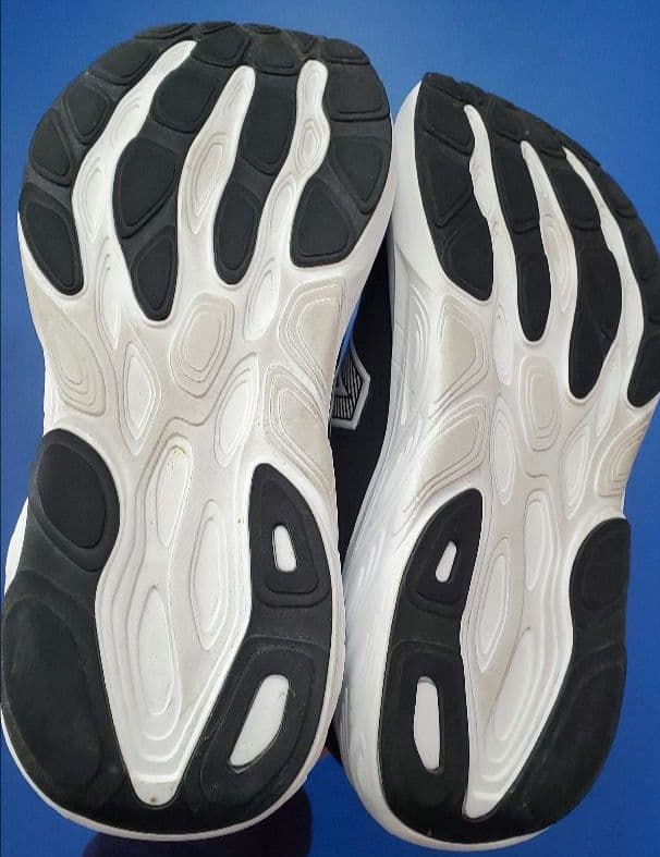 ニューバランス　Fresh Foam X 880 v15 28cm 4E メンズ