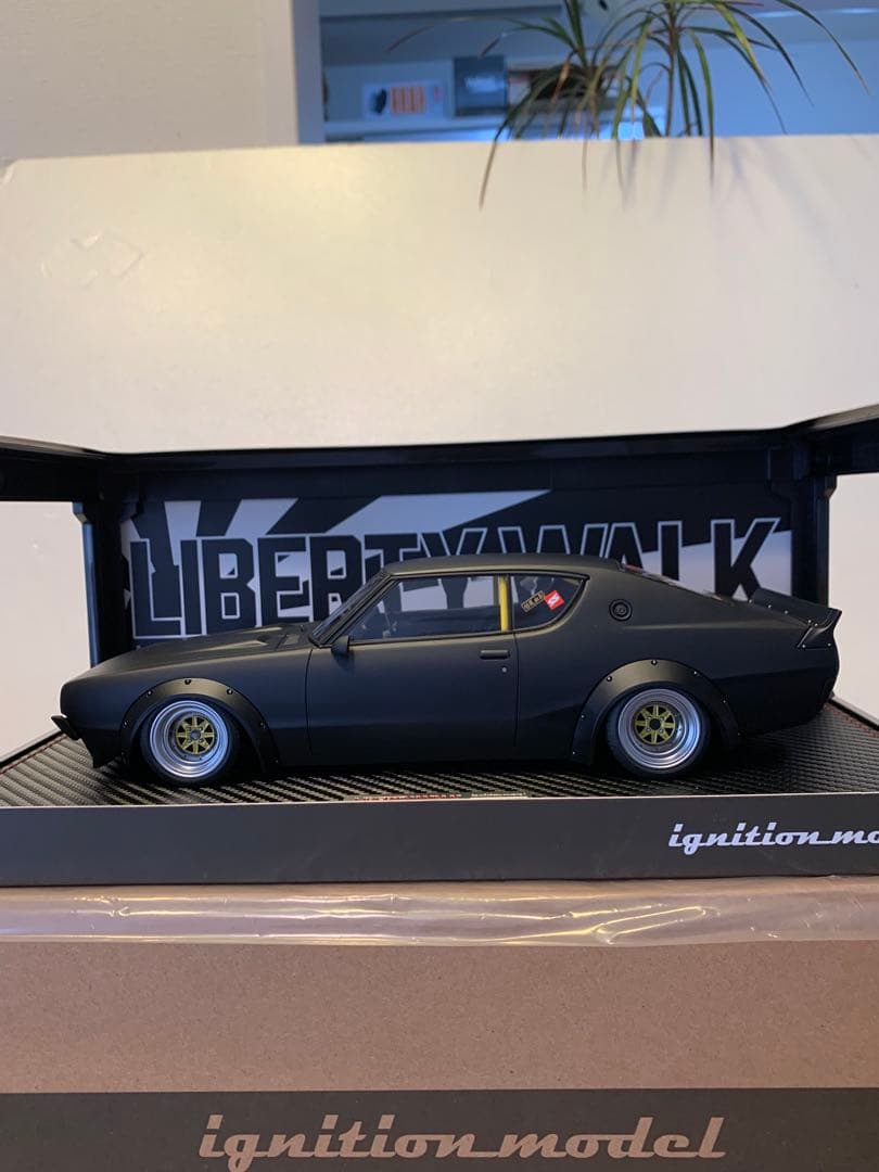 週末値下げイグニッションモデル1/18 LBWK ケンメリマットブラック0965