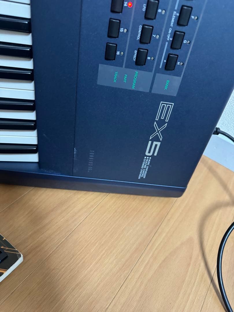 YAMAHA ヤマハ　シンセサイザー　76鍵盤　EX5