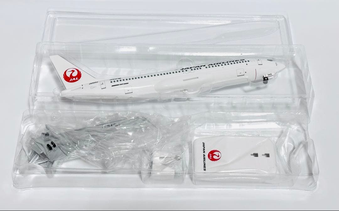 JALUX 1/130 B737-800 日本航空