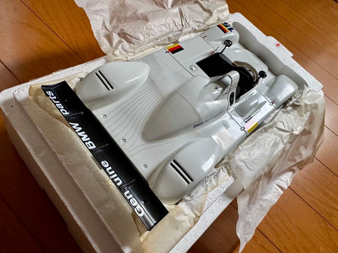 京商 1/18  V12 LMR 1991年ル・マン優勝車 エンジン付き