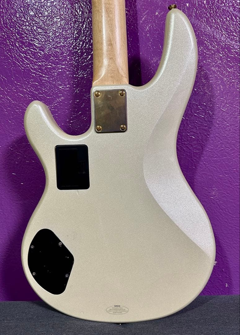 YAMAHA BB-G4S Pearl  White ベース