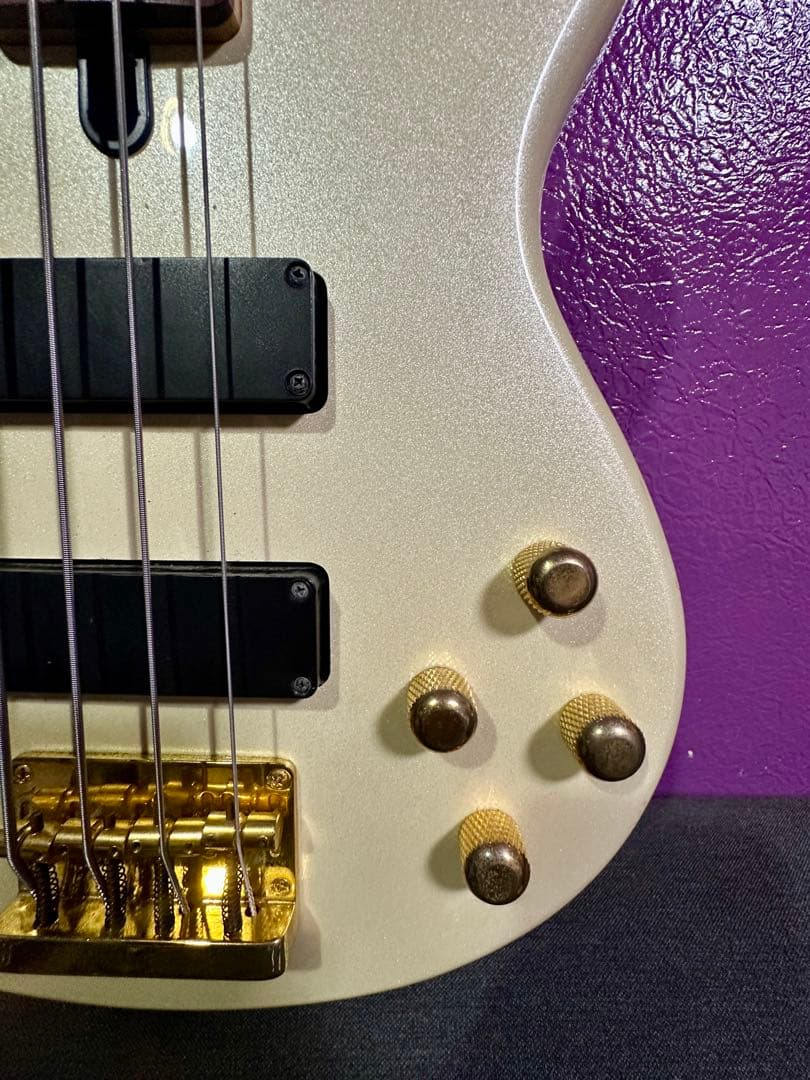 YAMAHA BB-G4S Pearl  White ベース