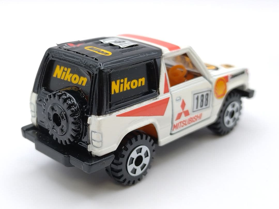 トミカ黒箱６９ 三菱パジェロ　Ｎｉｋｏｎ　三菱自販特注 Mitsubishi