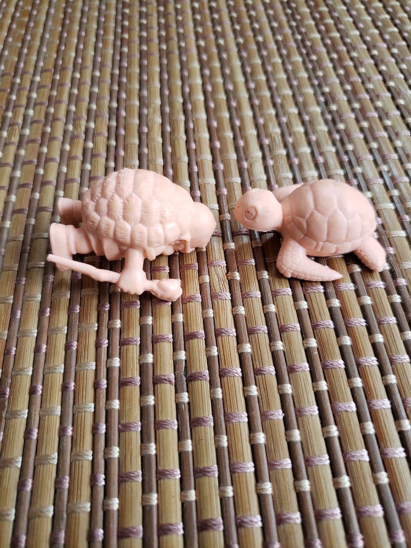 ドラゴンボール消しゴムドンブリ畑　亀仙人と亀　肌色　ペールオレンジ