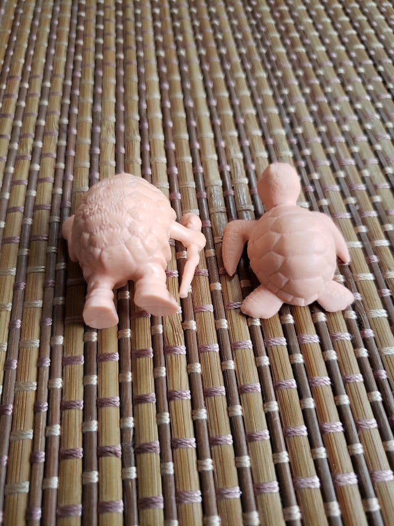 ドラゴンボール消しゴムドンブリ畑　亀仙人と亀　肌色　ペールオレンジ