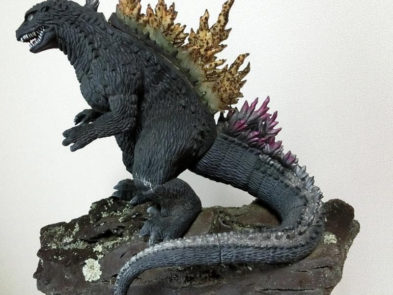 ゴジラ フィギュア 苔 溶岩プレート 台座 横49×高さ39cm 制作品