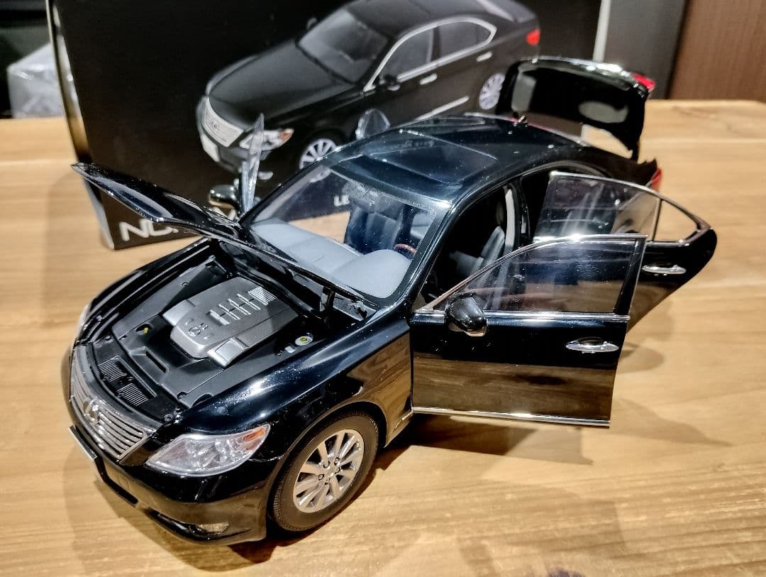 1/18 ノレブ　レクサス　LS460　中期型　ミニカー　ブラック