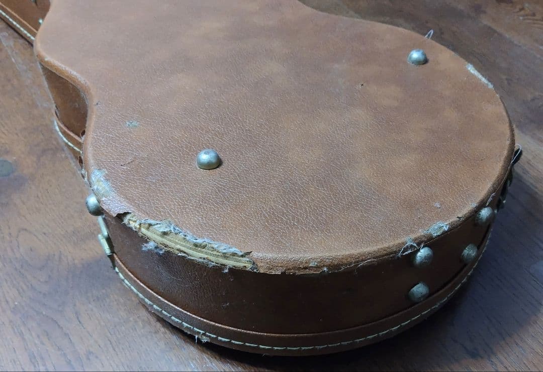 【ジャンク品】エレキギター・ケース　Gibson Les Paul Studio