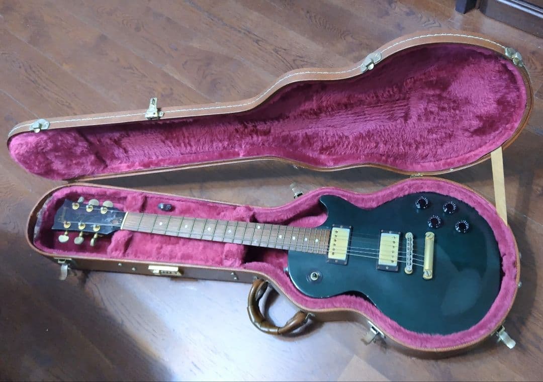 【ジャンク品】エレキギター・ケース　Gibson Les Paul Studio
