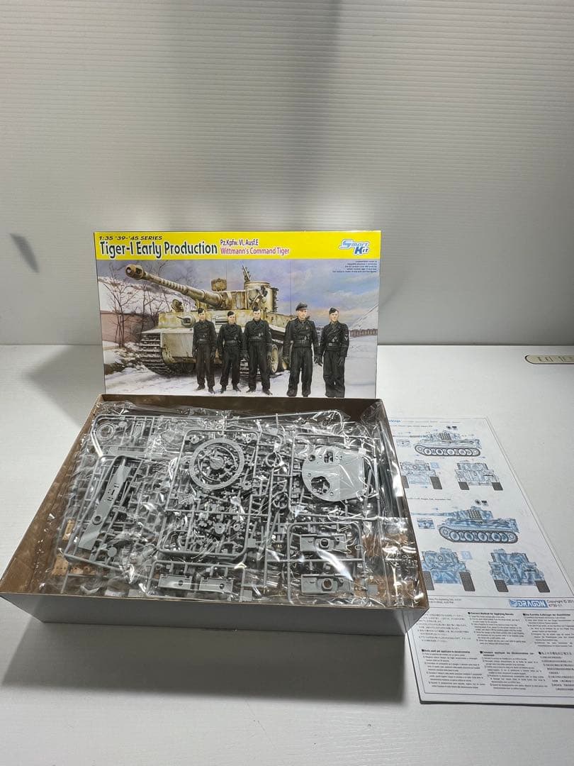 ドラゴン 1/35 タイガーI 初期生産型（ヴィットマン　Smart Kit