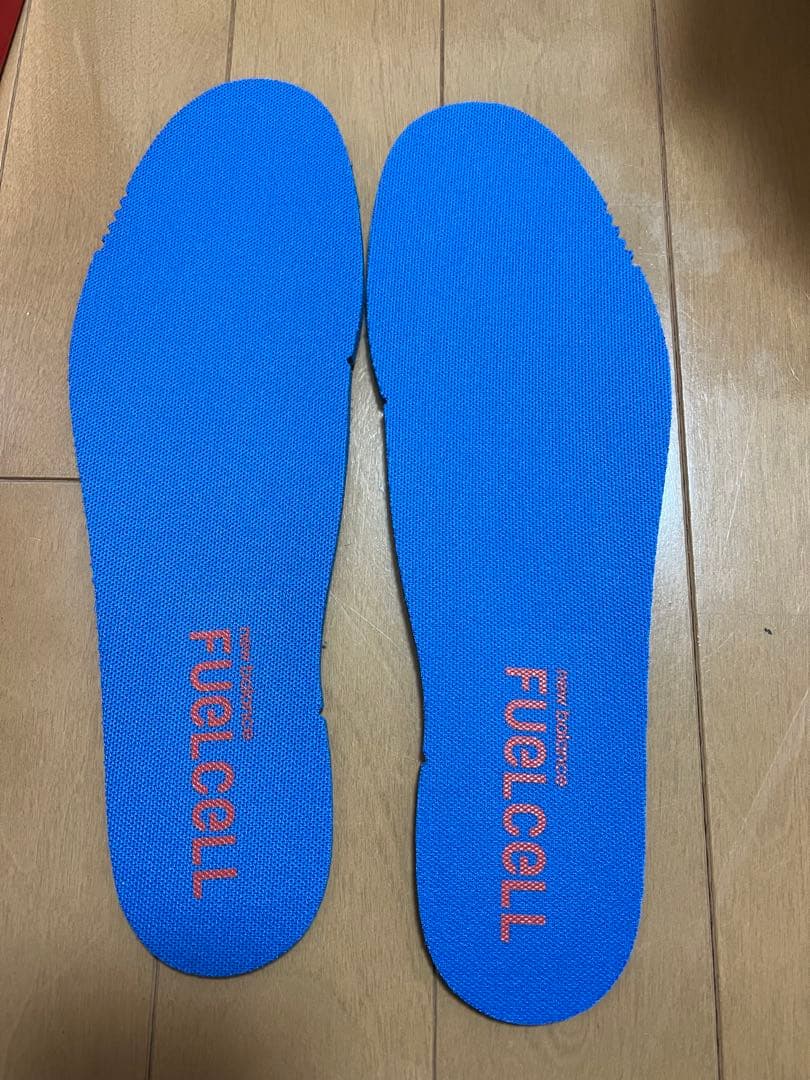 シューズ(男性用) New Balance Fuelcell HESI LOW