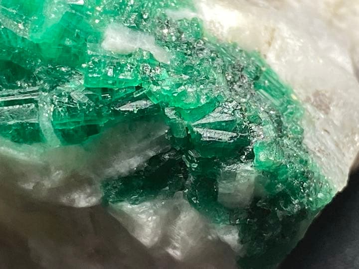 エメラルド 71g