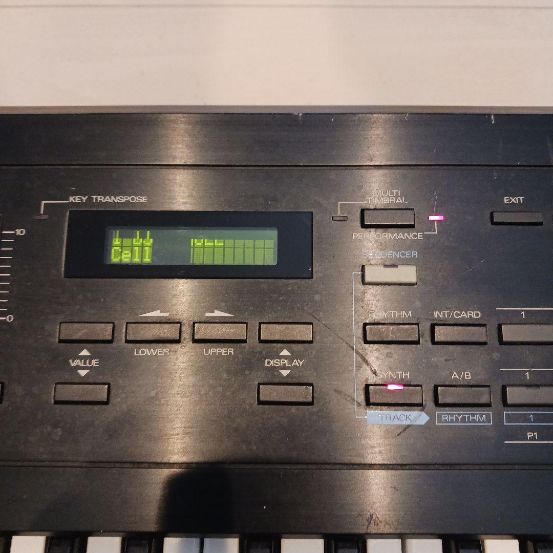 Roland ローランドD-20 シンセサイザー ハードケース付 ジャンク