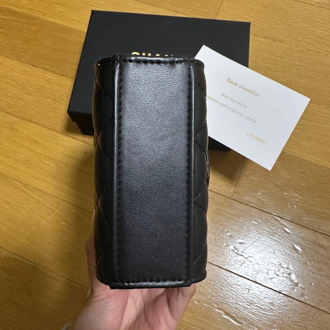 CHANEL ブラック レザー バッグ/ノベルティ