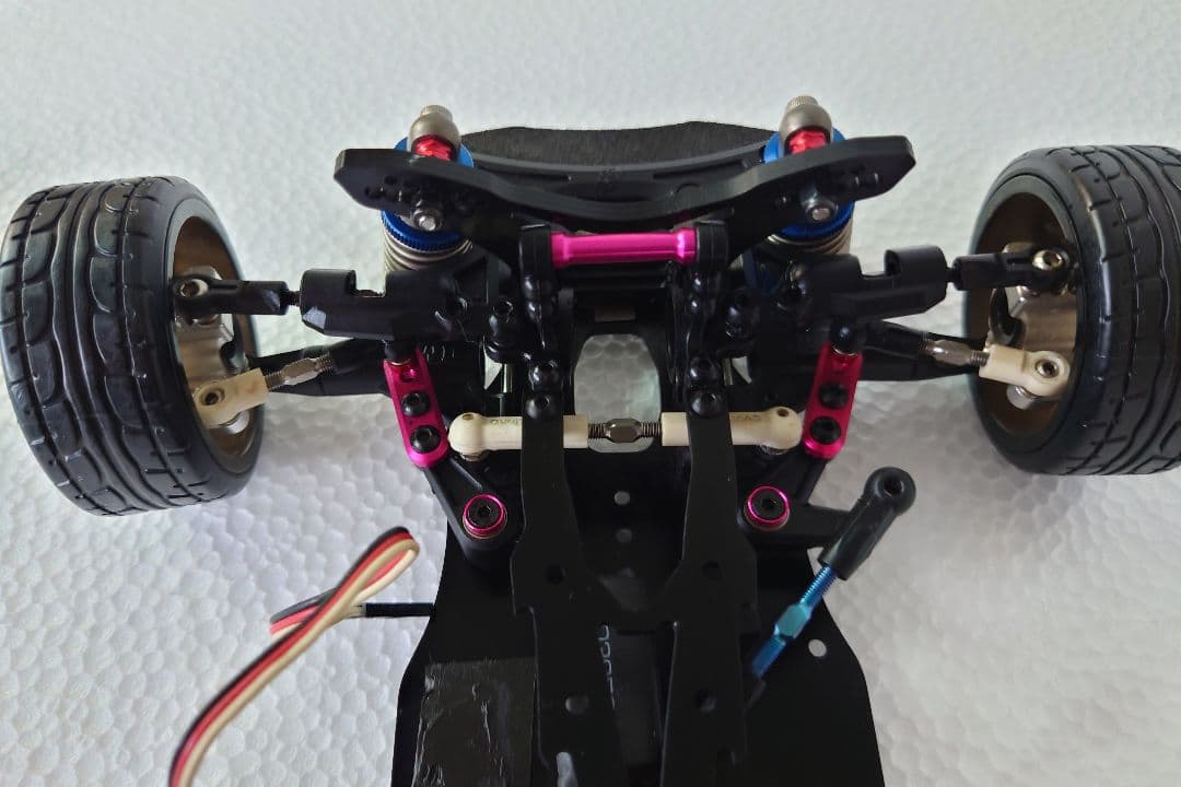 ラジコンカー 「ドリフト用 二輪駆動」 ジャンク品の出品です。