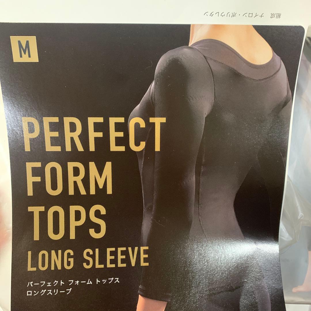 新品と一度着用のみ上下セット　Rintosull パーフェクトフォーム　Mサイズ