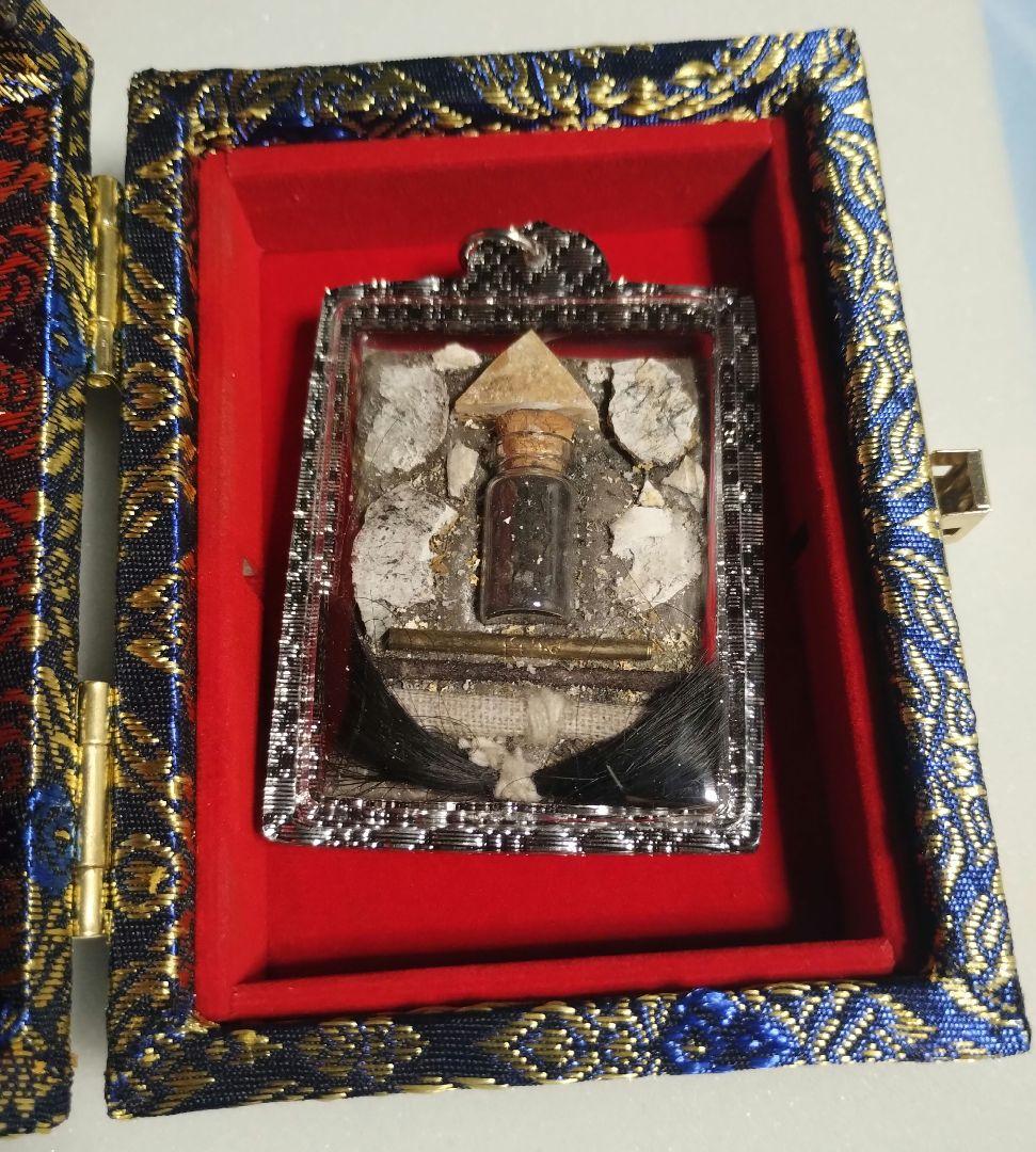 プラクルアン　精霊信仰　ミャンマー霊能力者の女性精霊お守り　人縁　恋愛　金運の為