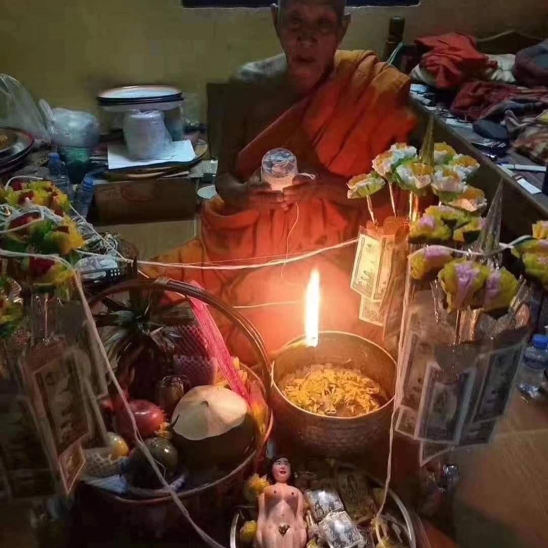 プラクルアン　精霊信仰　ミャンマー霊能力者の女性精霊お守り　人縁　恋愛　金運の為