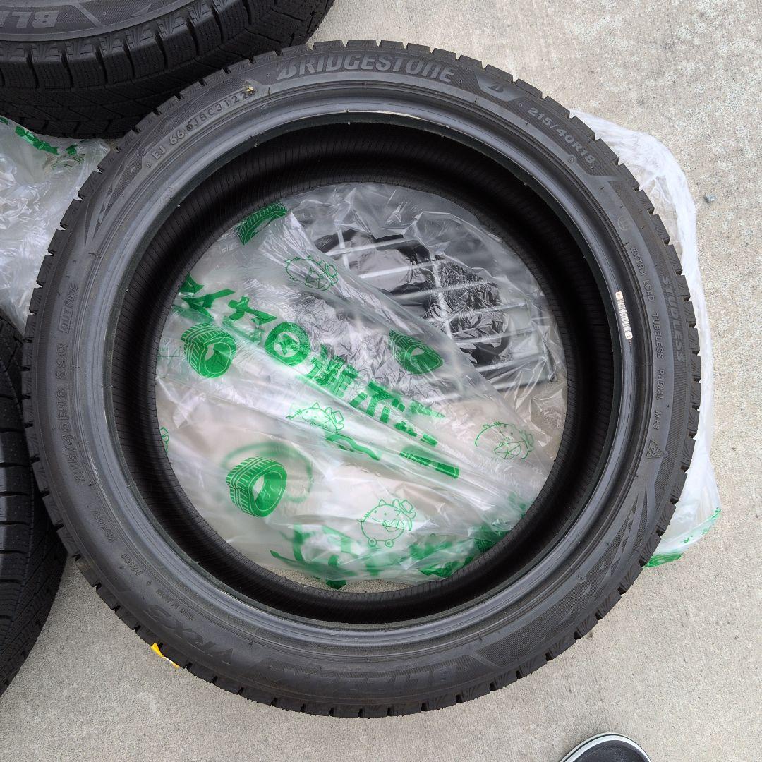 えすたて　BLIZZAK VRX3 215/40R18 4本セット