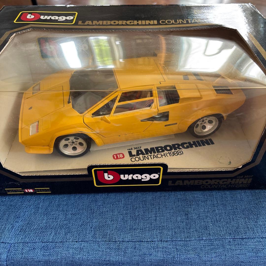 ランボルギーニ カウンタック 1/18 ランボルギーニ 1988 Burago