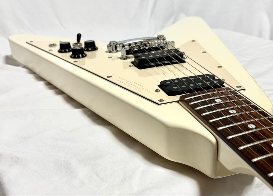 【新品弦張替済】Photo Genic エレキギター フライングV