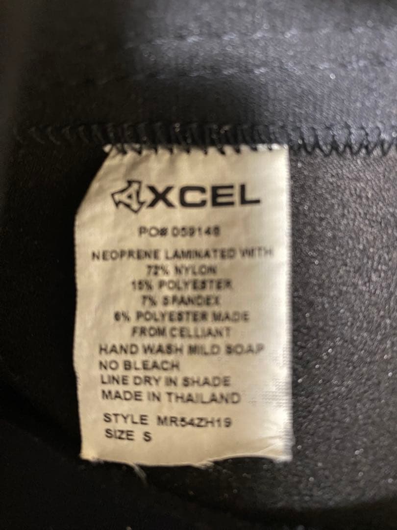 Xcel INFINITY フルスーツ フード付き