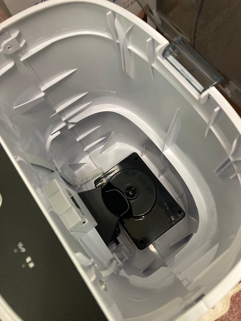 【美品】カリカリマシーンSP カメラ付き　スマホ連動型自動給餌器
