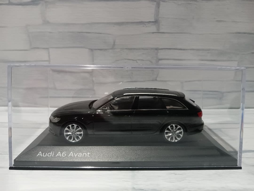 1/43 アウディ　A6アバント　ディーラー品　ミニカー　ブラック