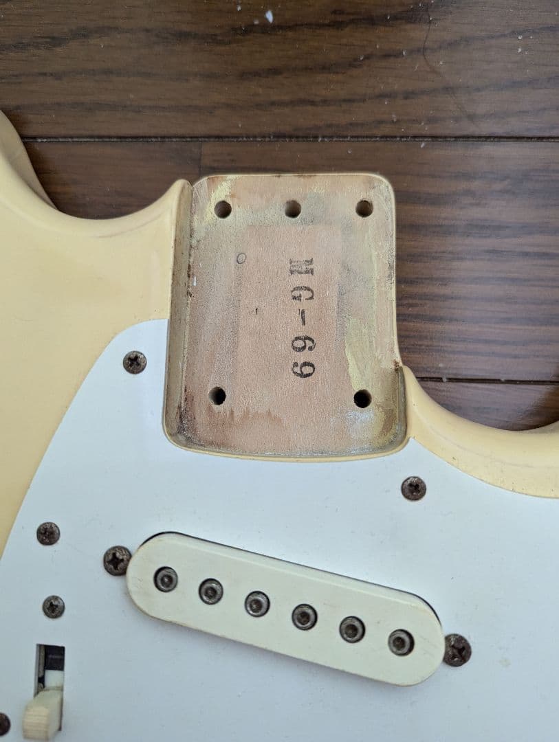 Fender Mustang エレキギター クリーム　ジャンク品
