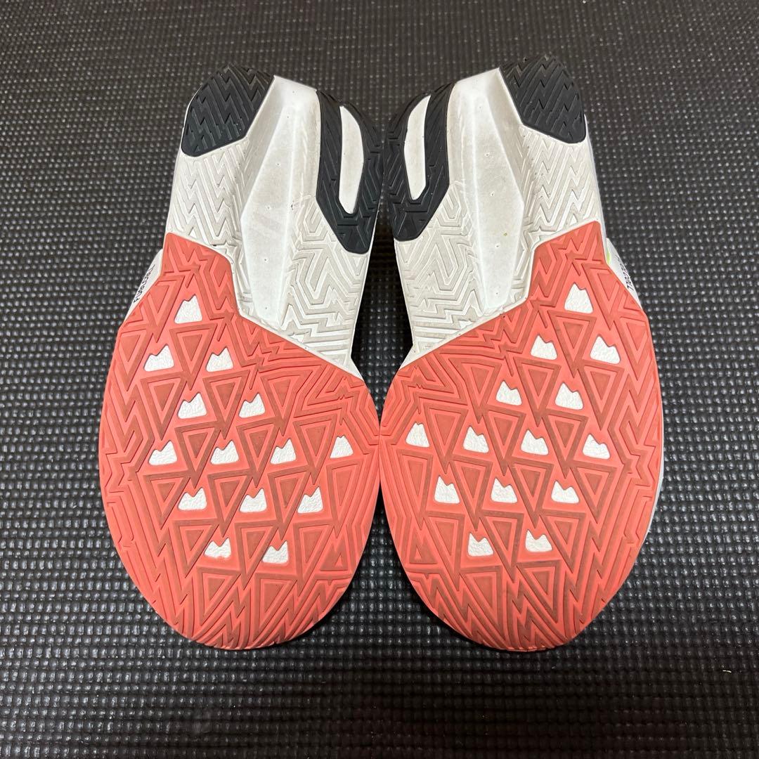 New Balance FUELCELL REBEL V4 レース用シューズ